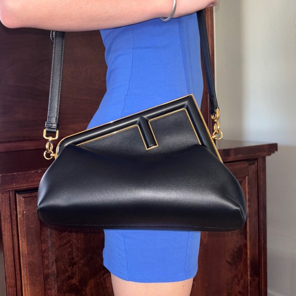 Fendi black leather lambskin clutch with strap - Picture 10 of 12